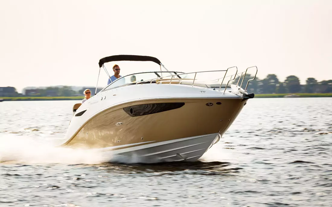 Sea Ray Sundancer 265: идеальный выбор для семьи Sea Ray Sundancer 265: идеальный выбор для семьи