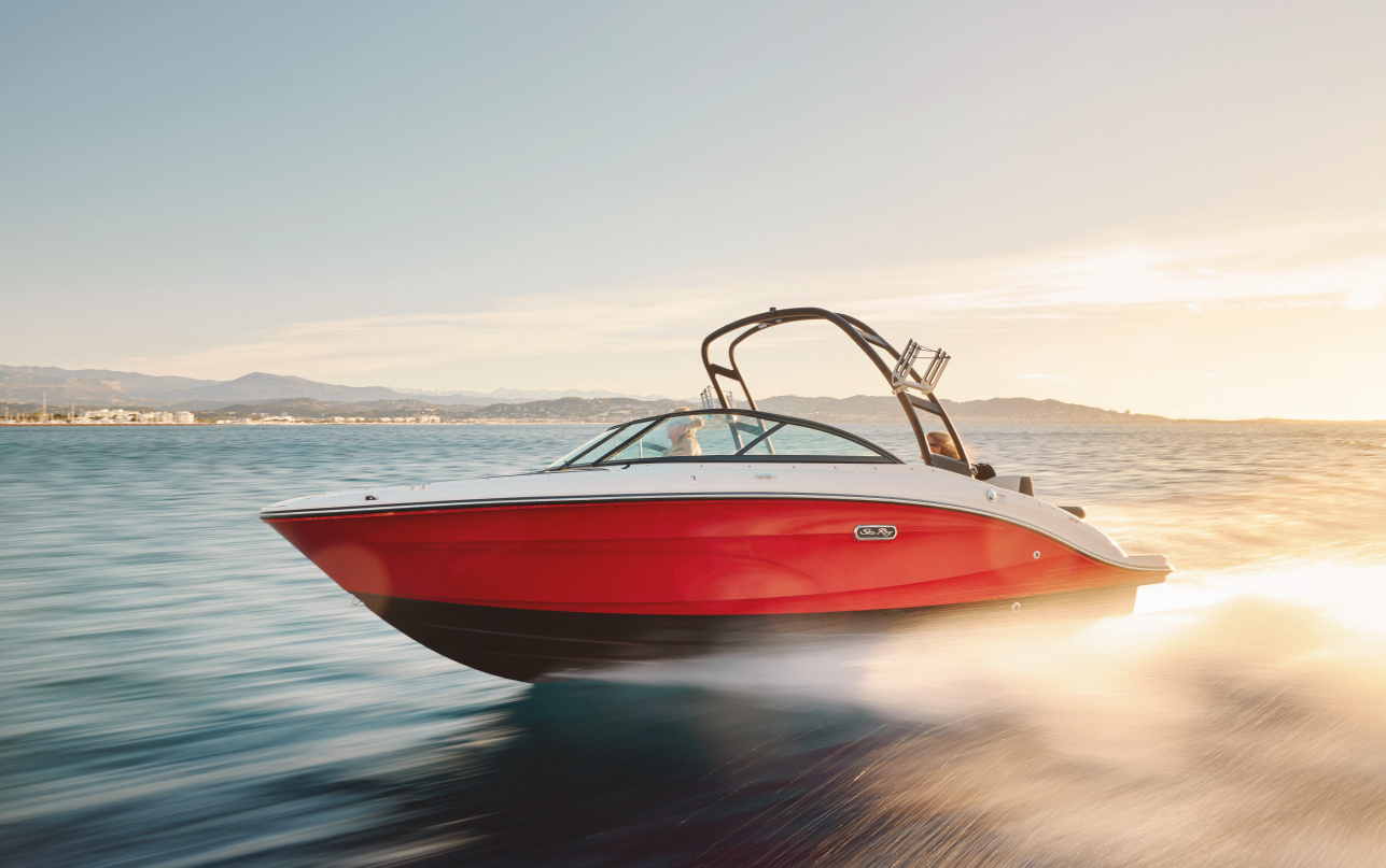 Катер Sea Ray 210 SPX для активного отдыха